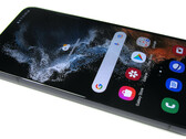 Das noch bis Android 16 unterstützte Samsung Galaxy S22 kostet heute nur 389 Euro (Bild: Manuel Masiero)