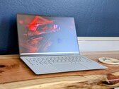 Asus ExpertBook Ultra im Test - Erfolgreicher Einstand für Intel Panther Lake X7