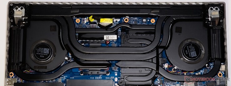 Das Scar 16 hat ein Kühlsystem mit drei Lüftern und sieben Heatpipes mit Flüssigmetall für CPU und GPU