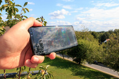 Samsung Galaxy Note 8 in der Sonne