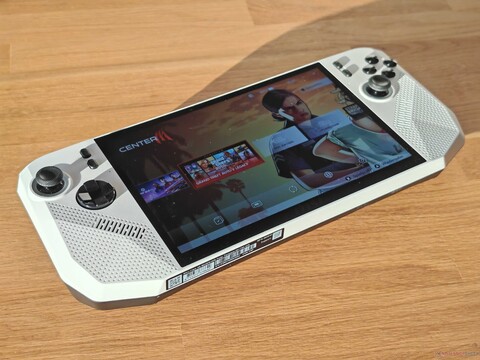 8-Zoll Gaming-Handheld jetzt auch mit AMD - MSI Claw A8 im Test