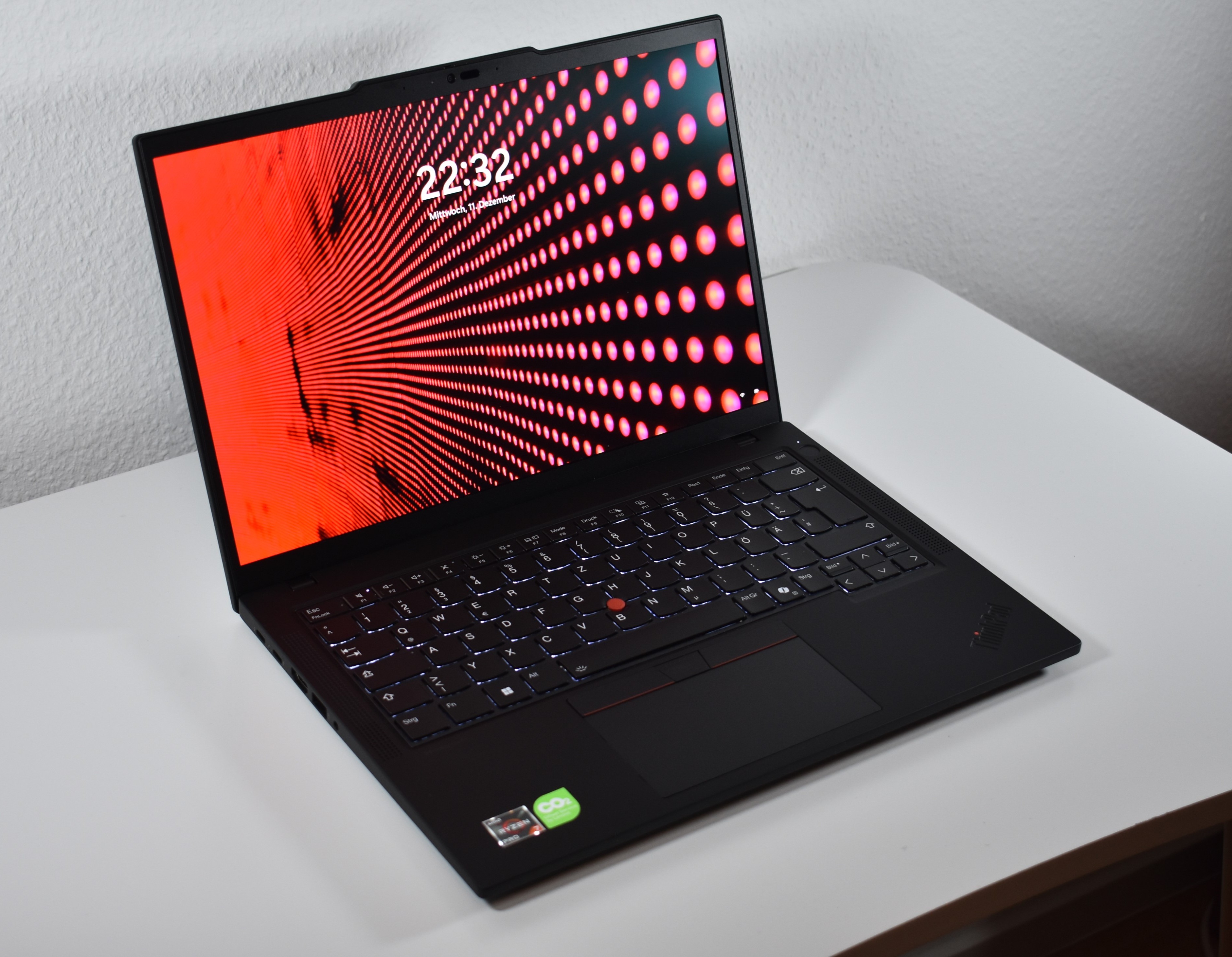 OLED frisst Akkulaufzeit: Lenovo ThinkPad P14s Gen 5 AMD Laptop im Test