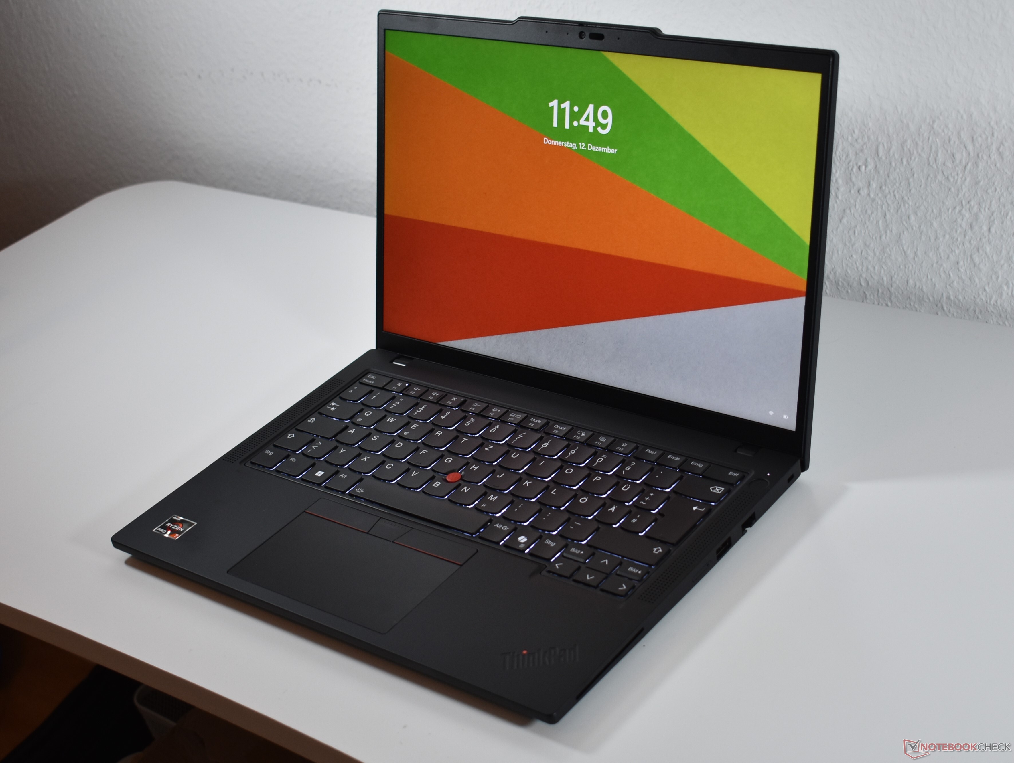 AMD deutlich schneller als Intel: Lenovo ThinkPad T14 Gen 5 Laptop im Test