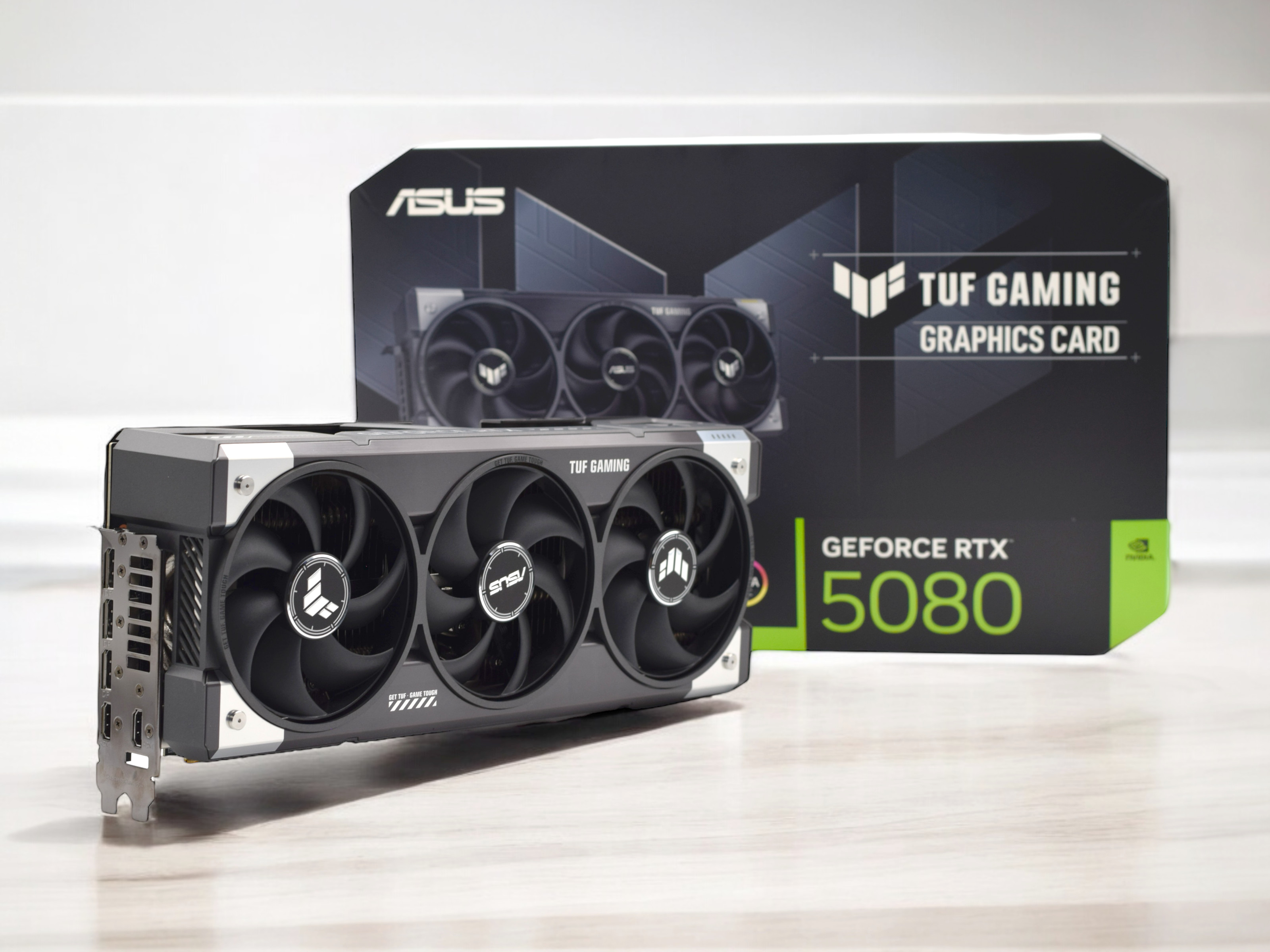 Asus TUF Gaming GeForce RTX 5080 OC im Test – Leistungsstarke Nvidia-GPU mit DLSS 4, MFG aber schlecher Verfügbarkeit