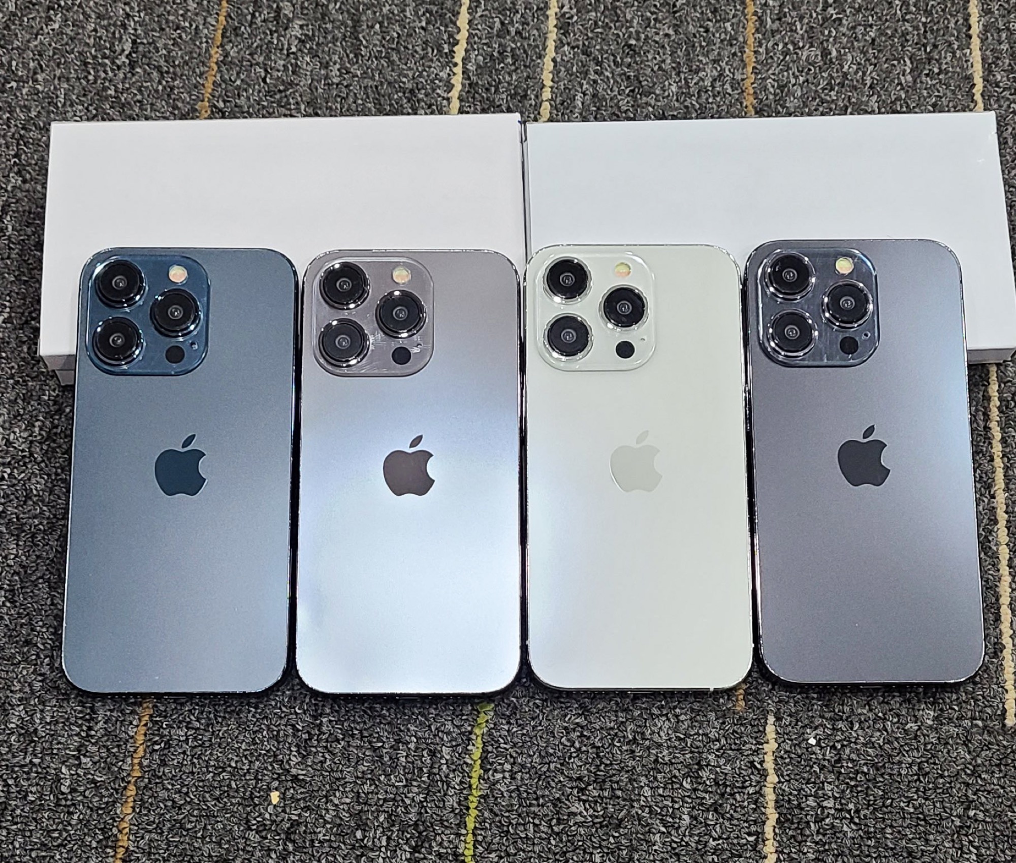 Apple iPhone 15 und iPhone 15 Pro: Fotos von Dummies sollen