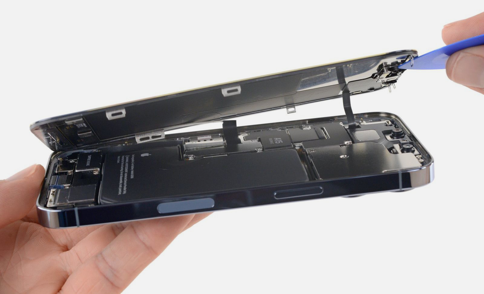 Das Apple iPhone 13 Pro erhält im Teardown von iFixit eine