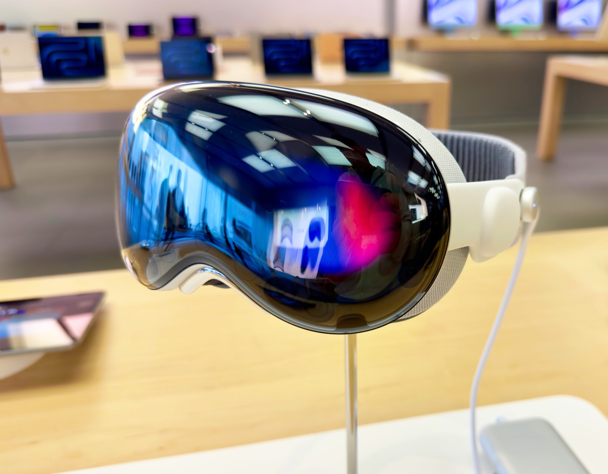 Bloomberg: Apple stampft leichte AR-Brille ein, Entwicklung von Vision Pro 2 läuft weiter