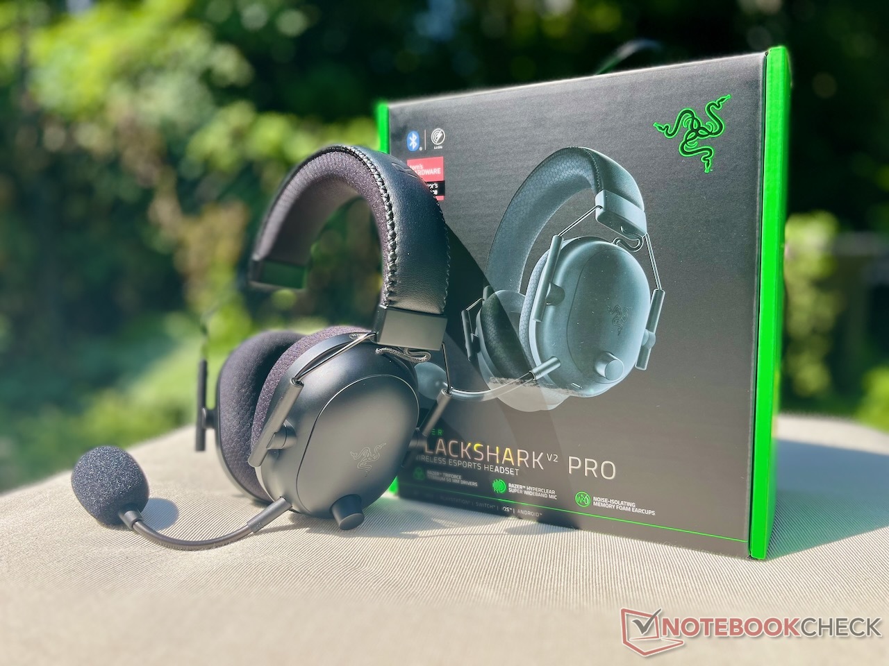 Razer Blackshark V2 Pro (2023) in Hands-On Test: A Wireless Gaming Headset with a Very Good Mic