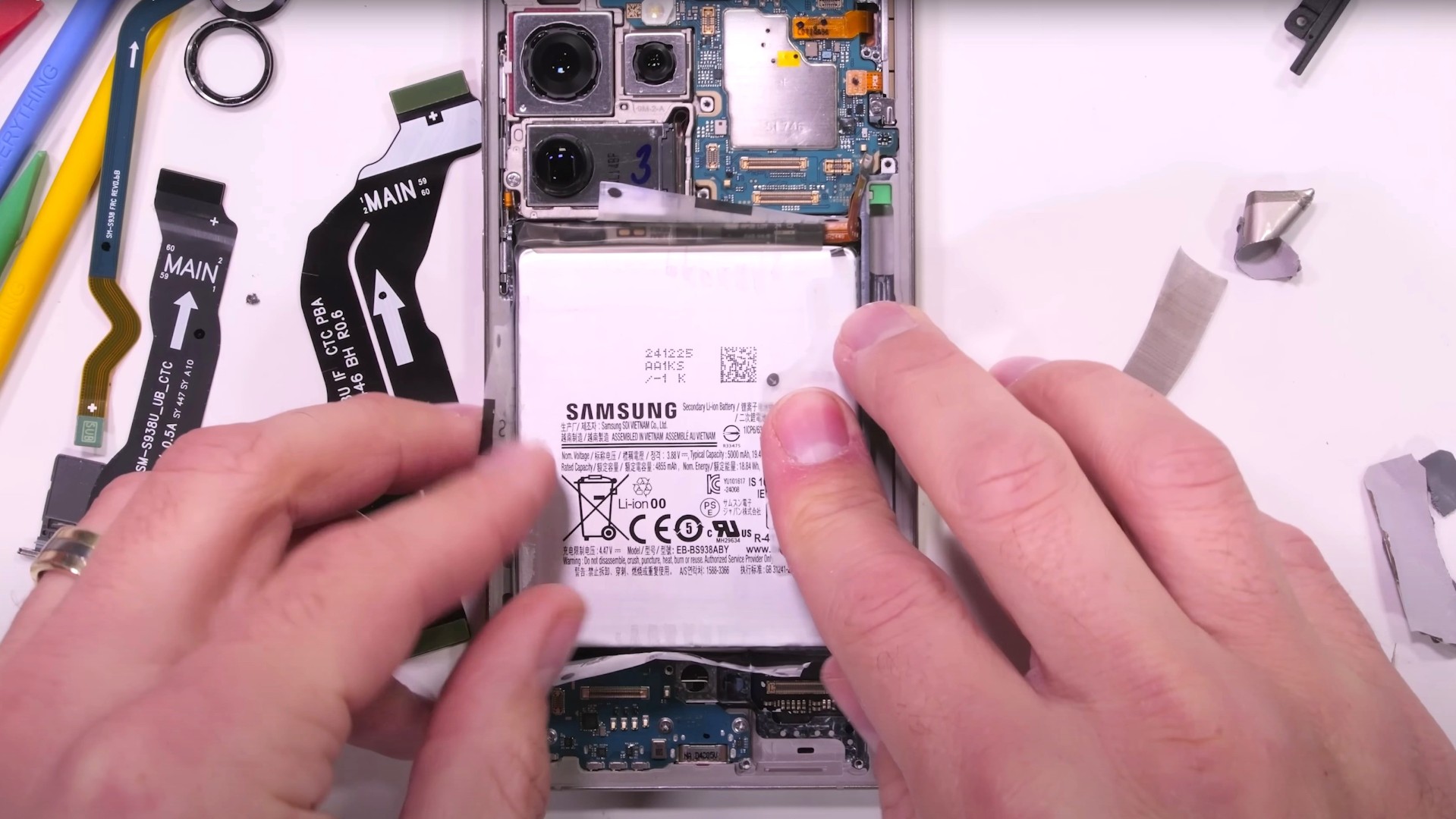 Samsung Galaxy S25 Ultra Teardown: Potentiell beste neue Features verstecken sich im Inneren