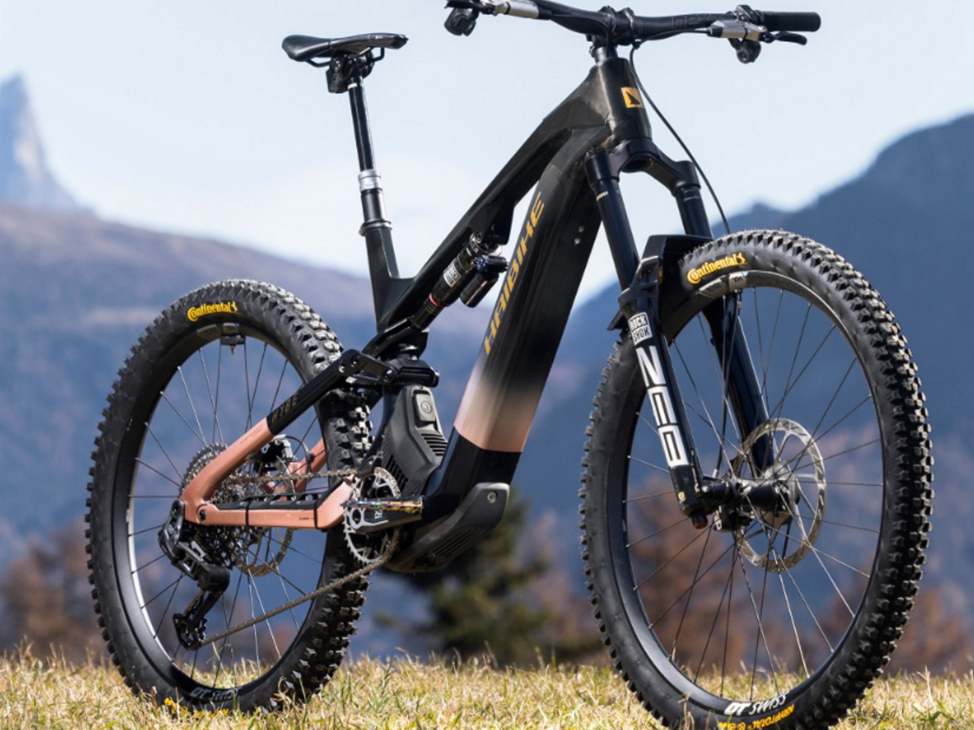 Hybe CF 11: Neues E-Mountainbike fährt mit neuem Mittelmotor und starken Komponenten vor