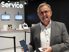 Andreas Beck, Vice President Service bei Samsung Electronics Deutschland, möchte es seiner Kundschaft mit dem DIY-Service so einfach wie möglich machen.