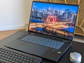 HP hat das elegante Spectre x360 16 im hauseigenen Online-Shop um fast 30% reduziert (Bildquelle: Allen Ngo)