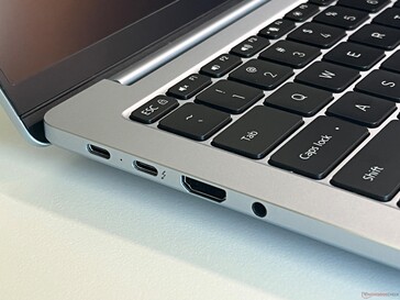 Ausreichend Anschlüsse inklusive Thunderbolt 4