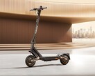 Die ST-Scooter kommen in einer Art Cyberpunkt-Design (Bildquelle: Navee)