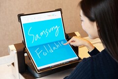 Samsung hat ein neues, faltbares 18,1 Zoll Display für Laptops und Tablets entwickelt. (Bildquelle: Samsung Display)