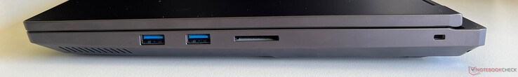 Rechts: 2x USB-A 3.2 Gen.1 (5 GBit/s), SD-Kartenleser, Kensington NanoSaver Lock