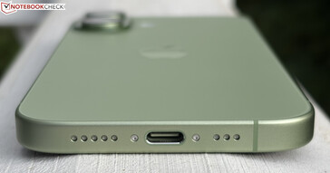 unten: Lautsprecher, USB-C 2.0, Mikrofon
