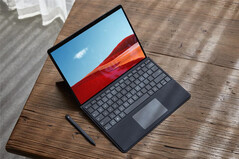 Der Nachfolger des Surface Pro X und der neue Surface Laptop 12,5 könnten bereits am Donnerstag vorgestellt werden (Bild: Microsoft)