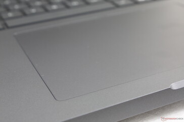 Das 13,4 x 9 cm große Clickpad ist leise und etwas weicher als üblich