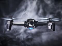 Parrot Anafi: Klappbare 4K-Drohne fordert DJI Mavic Air heraus.