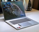 OLED und Ryzen 7: Lenovo IdeaPad Slim 5 15ARP10 (Bild: Andreas Osthoff)