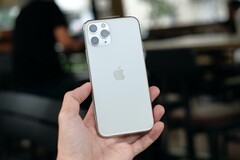 Apple setzt im Nachtmodus auf digitalen statt optischen Zoom. (Bild: Thai Nguyen, Unsplash)