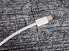 stoffummanteltes Kabel des iPhone 16 Pro Max (Foto: Daniel Schmidt)