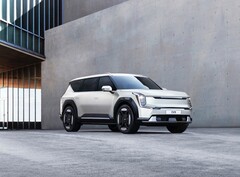 Der Kia EV9 setzt auf ein markantes, kantiges Design, das besonders viel Platz bieten soll. (Bild: Kia)