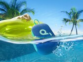 Der neue Lautsprecher ist wasserdicht (IP67) und kann schwimmen (Bildquelle: Anker)