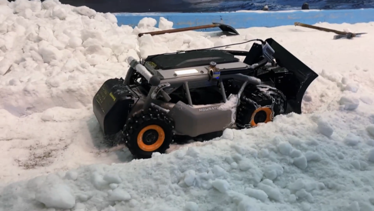 Mit dem Mowrator Snow Plow sollen sich Wege bequem bearbeiten lassen (Bildquelle: Mowrator)