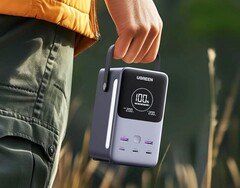 Ugreen packt einen 48.000 mAh Akku und eine Campingleuchte in eine Power Bank. (Bild: Ugreen)