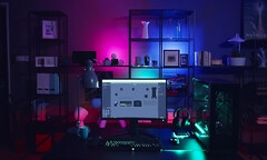Razer präsentiert auf der CES 2025 verschiedene Gaming-Zubehörprodukte, die größtenteils mit Chroma RGB-Beleuchtung ausgestattet sind. (Bildquelle: Razer)
