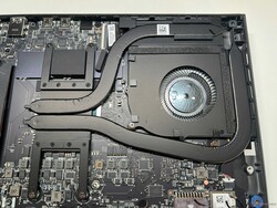 Ein Kühler mit zwei Heatpipes