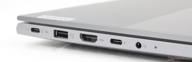 Links: USB-C 3.2 Gen. 2 mit DisplayPort + Power Delivery, USB-A 3.2 Gen. 1, HDMI 2.1, USB-C Thunderbolt 4 mit DisplayPort + Power Delivery, 3,5-mm-Kopfhörer