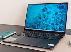 Dell hat mit dem Inspiron 16 7640 2-in-1 ein gut aussehendes 16-Zoll-Multimedia-Convertible günstig im Angebot (Bildquelle: Allen Ngo)