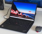 Lenovo verkauft das ThinkPad T14s Gen 4 AMD momentan mit deutlichen Rabatten (Bildquelle: Andreas Osthoff)