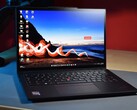 Das Lenovo ThinkPad X13 Yoga Gen 4 kostet mit Core i7 jetzt nur 899 Euro (Bildquelle: Benjamin Herzig)