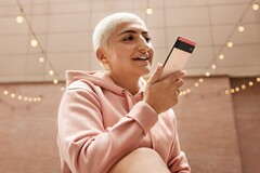 Das Google Pixel 6 und das Pixel 6 Pro setzen auf ein ungewöhnliches Design in schicken Farben. (Bild: Evan Blass)