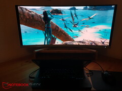 OLED statt VA und IPS im 34-Zoll-ultrawide für Gamer: Philips Evnia 34M2C8600 getestet