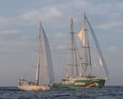 Greenpeace kann mit seinen bisherigen Schiffen die Nutzung von fossilen KRaftstoffen nur minimieren. (Bild: Greenpeace)