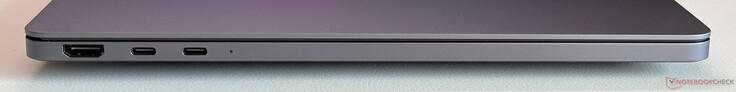 Links: HDMI 2.1, 2x USB-C 4.0 mit Thunderbolt 4 (40 Gbps, DisplayPort, Power Delivery)
