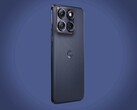Das Motorola Edge 70 Fusion nutzt eine Rückseite mit auffälliger Stoff-Textur.