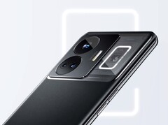 Das Realme GT 3 lädt bereits mit 240 Watt, nun entwickelt Realme eine 300 Watt Schnellladung. (Bildquelle: Realme)