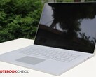 Optisch ist das Microsoft Surface Book 3 auch 4 Jahre nach Markteinführung noch ein Hingucker (Bildquelle: Christian Hintze)