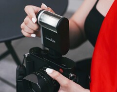 Der Godox iA32 ist auch mit Leica kompatibel. (Bildquelle: Godox)