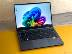 Medion SPRCHRGD 14 S1 Elite im Test: Schickes Snapdragon-Subnotebook mit viel Ausdauer