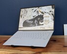 Die gestiegene Effizienz von Panther Lake macht das ExpertBook Ultra auch fürs Gaming fit (Bildquelle: Notebookcheck)