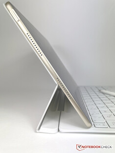 Der Kickstand des Glide Keyboards erlaubt neben klassischen Notebook-Silhouetten...