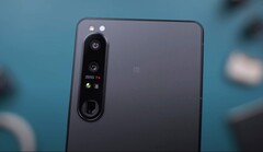 Ein anonymer Leaker nennt vorab alle vermeintlichen Specs des Sony Xperia 1 V, darunter auch vier Kamera-Neuheiten. (Bild: DroidSans)