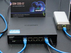 Qnaps neuer 5-Port-10GbE-Switch. (Foto: Andreas Sebayang/Notebookcheck.com)